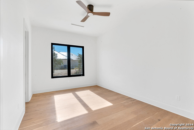 Listing photo id 12 for 23014 Crafty Ridge