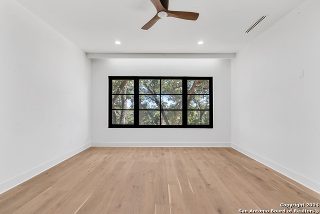 Listing photo id 17 for 23014 Crafty Ridge