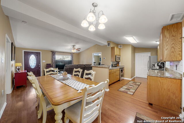 Listing photo id 11 for 11301 Ford