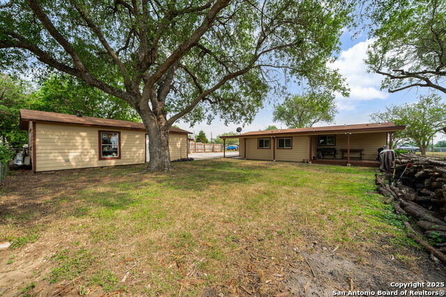 Listing photo id 24 for 11301 Ford