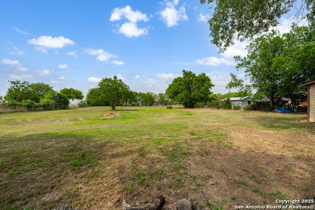 Listing photo id 25 for 11301 Ford