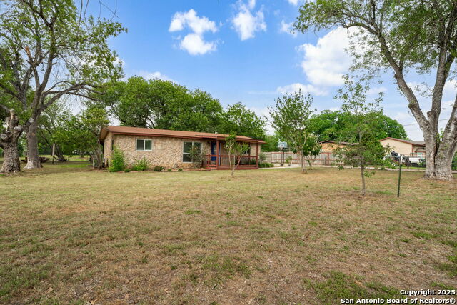 Listing photo id 2 for 11301 Ford