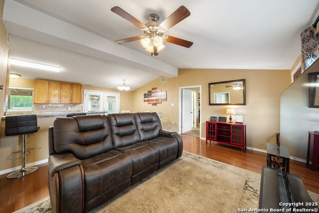 Listing photo id 4 for 11301 Ford
