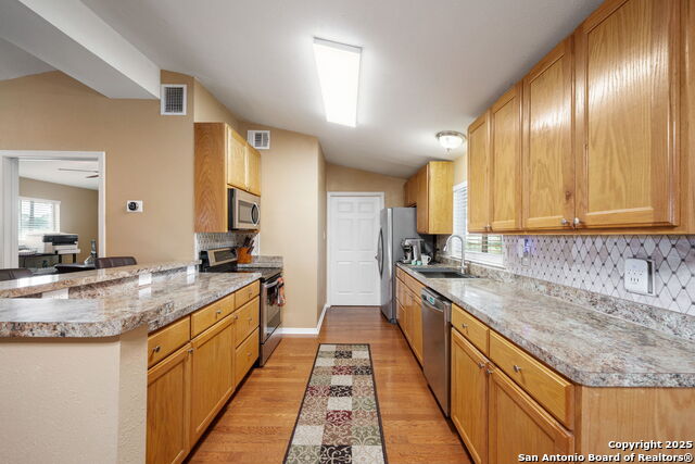 Listing photo id 7 for 11301 Ford