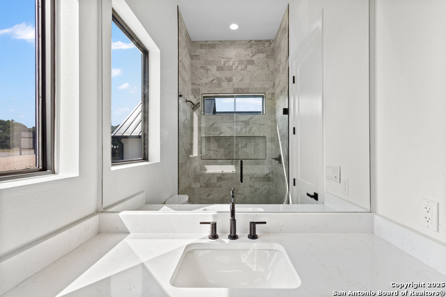 Listing photo id 14 for 9847 Midsomer Place