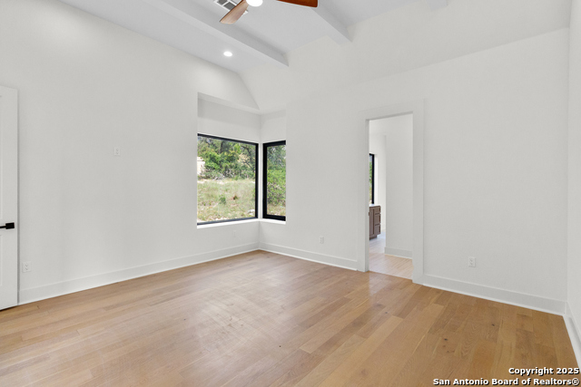 Listing photo id 19 for 9847 Midsomer Place