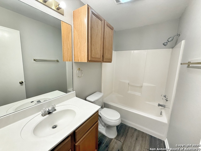 Image 12 of 21 For 2774 Fm 1044