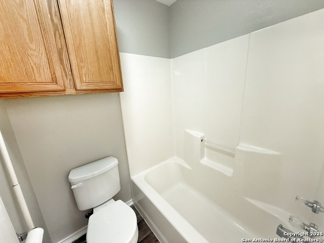 Image 16 of 21 For 2774 Fm 1044