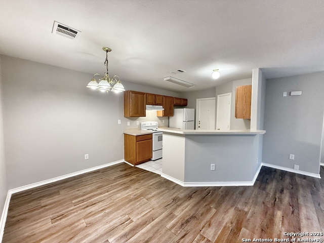 Image 4 of 21 For 2774 Fm 1044