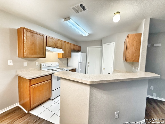 Image 5 of 21 For 2774 Fm 1044