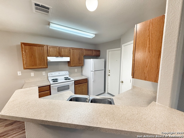 Image 6 of 21 For 2774 Fm 1044