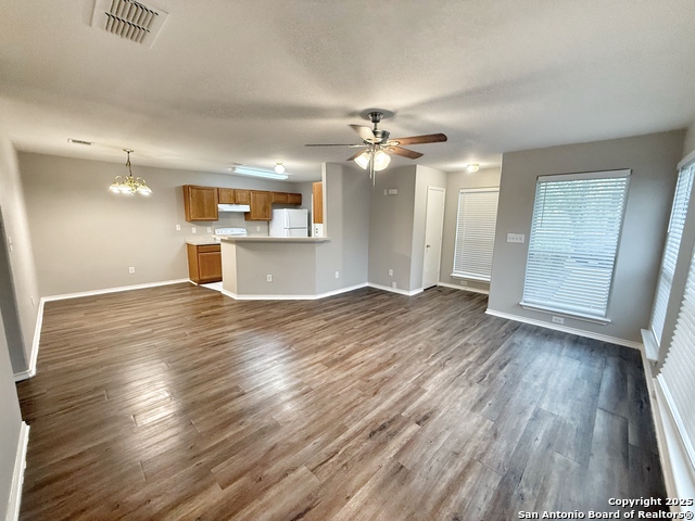 Image 8 of 21 For 2774 Fm 1044