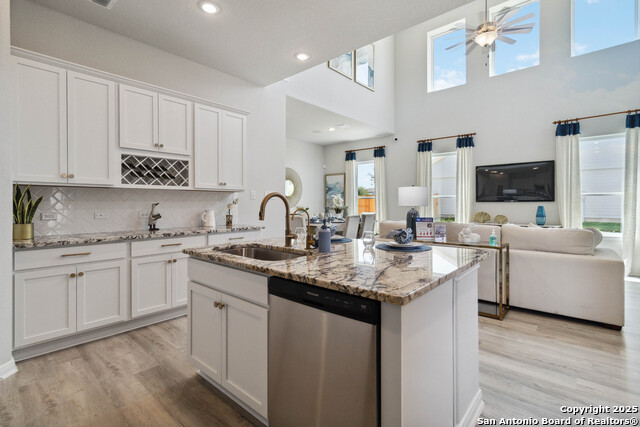 Image 4 of 14 For 8629 Merlin Cove