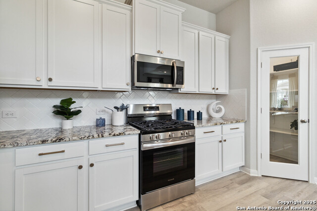 Image 5 of 14 For 8629 Merlin Cove