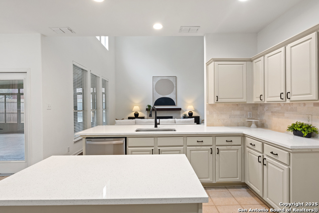 Image 14 of 50 For 1126 Belclaire