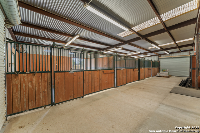 Listing photo id 35 for 4997 Pittman Rd.