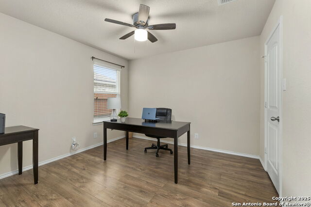 Listing photo id 10 for 2607 Indian Forest