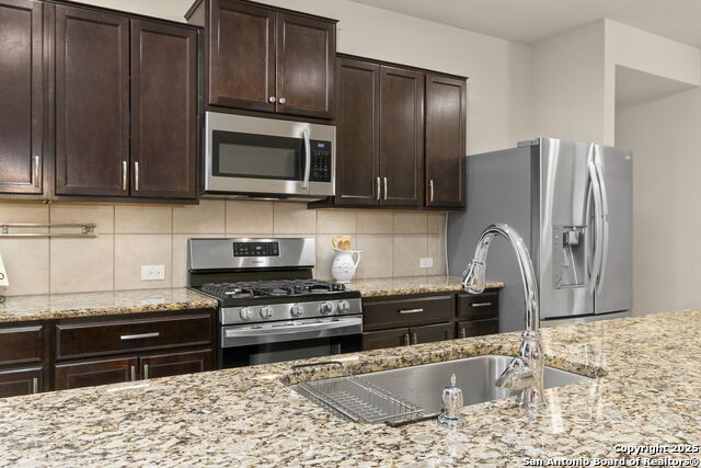Listing photo id 18 for 2607 Indian Forest