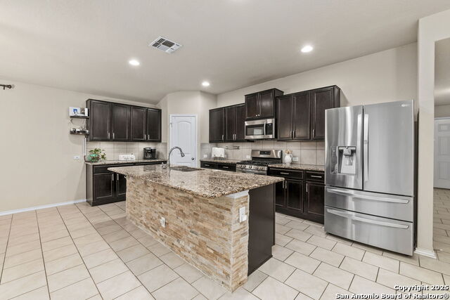 Listing photo id 20 for 2607 Indian Forest