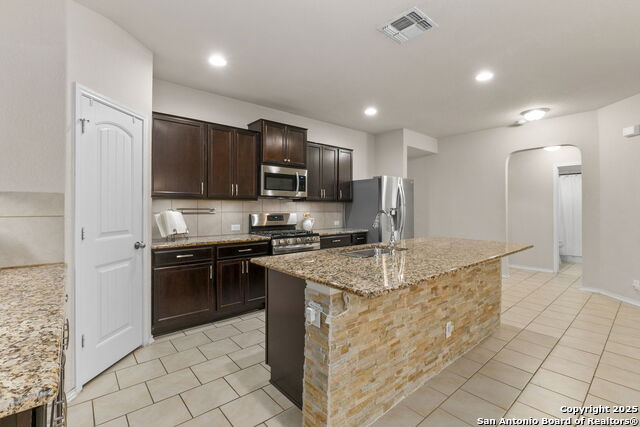 Listing photo id 1 for 2607 Indian Forest