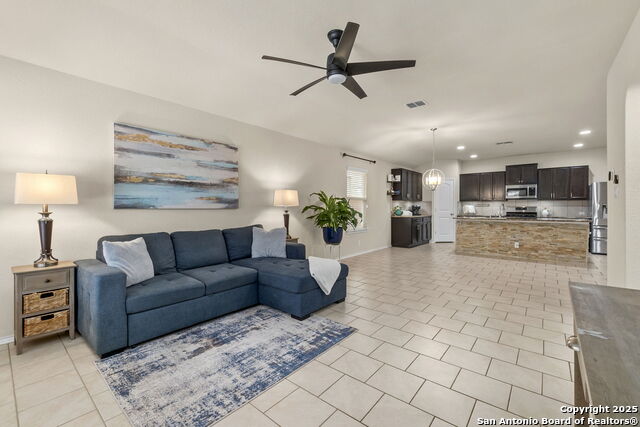 Listing photo id 2 for 2607 Indian Forest