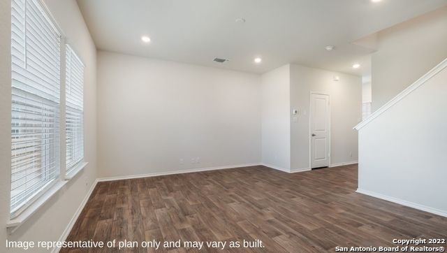 Image 12 of 28 For 9811 Beaumont Brk