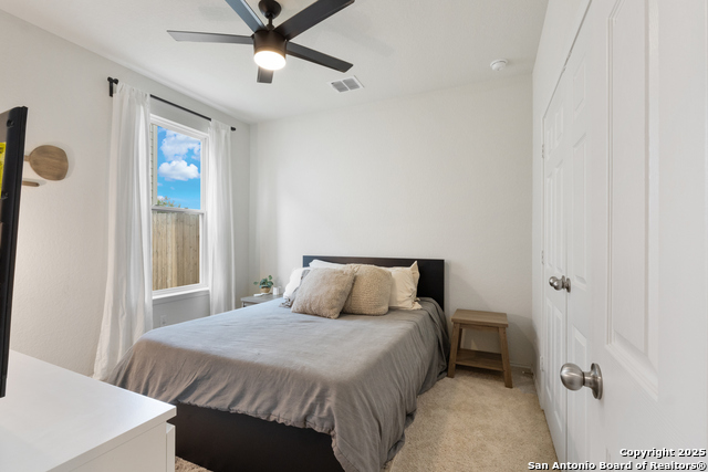 Listing photo id 20 for 809 Altapass Hills