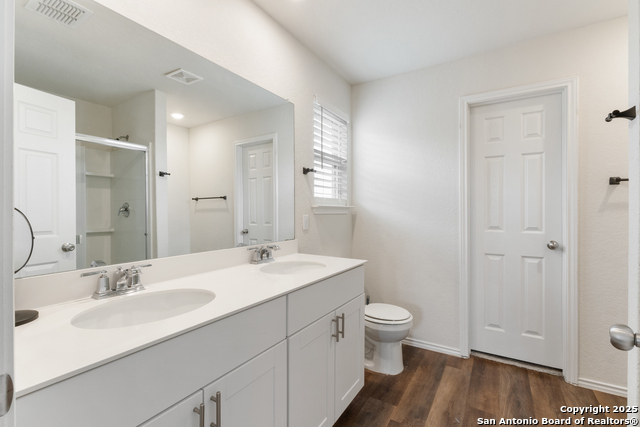 Listing photo id 26 for 809 Altapass Hills
