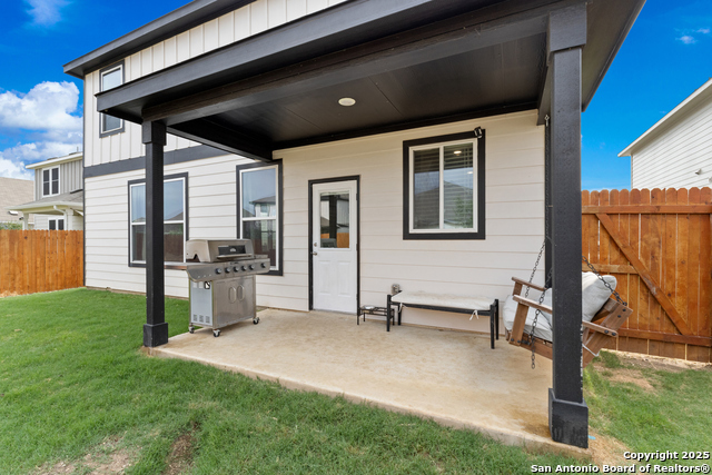 Listing photo id 33 for 809 Altapass Hills