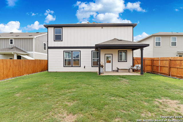 Listing photo id 35 for 809 Altapass Hills