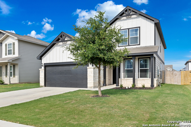 Listing photo id 2 for 809 Altapass Hills