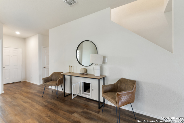 Listing photo id 7 for 809 Altapass Hills