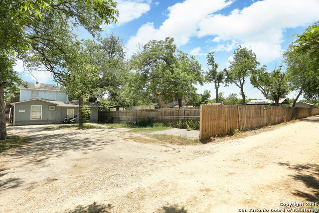 Listing photo id 23 for 311 Malone Ave W