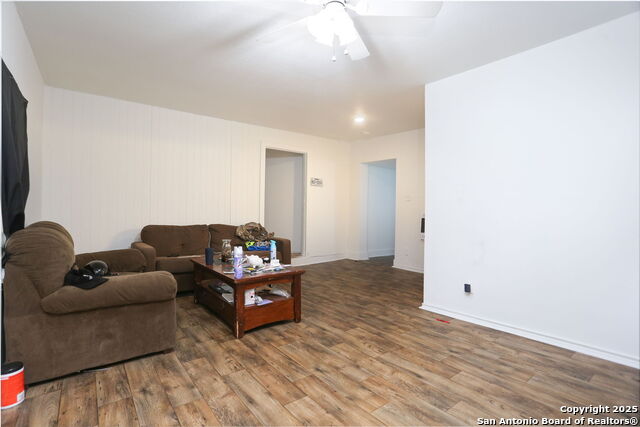 Listing photo id 2 for 311 Malone Ave W