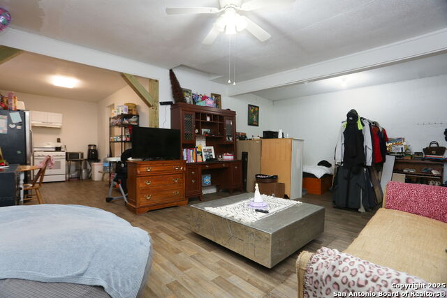 Listing photo id 7 for 311 Malone Ave W