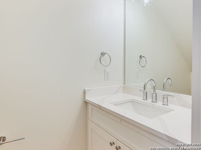 Image 17 of 20 For 311 Refugio St  102