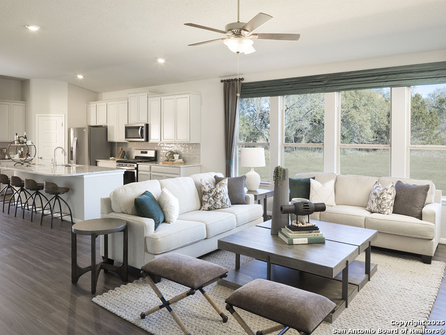 Listing photo id 0 for 10238 King Robert