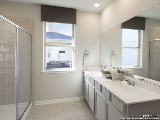 Listing photo id 3 for 10238 King Robert