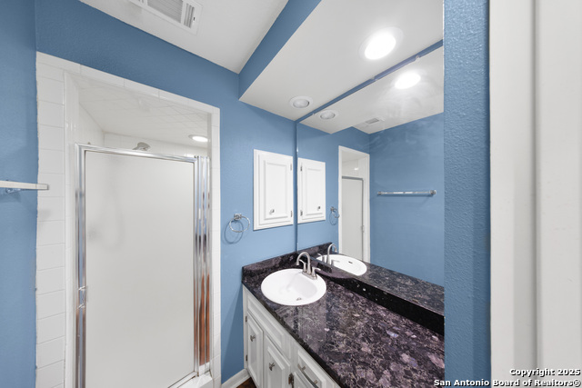 Image 19 of 21 For 2611 Eisenhauer  104a