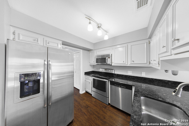 Image 5 of 21 For 2611 Eisenhauer  104a
