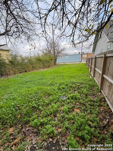 Image 5 of 5 For 423 Hackberry St N