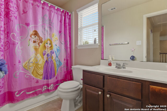 Listing photo id 27 for 738 Daisy Crossing