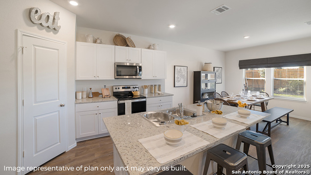 Image 6 of 29 For 9823 Beaumont Brk
