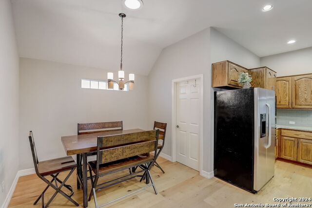 Listing photo id 13 for 154 Roseheart