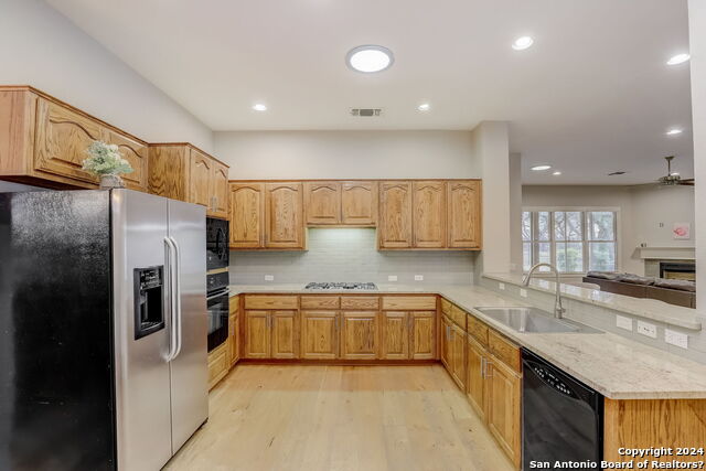 Listing photo id 15 for 154 Roseheart