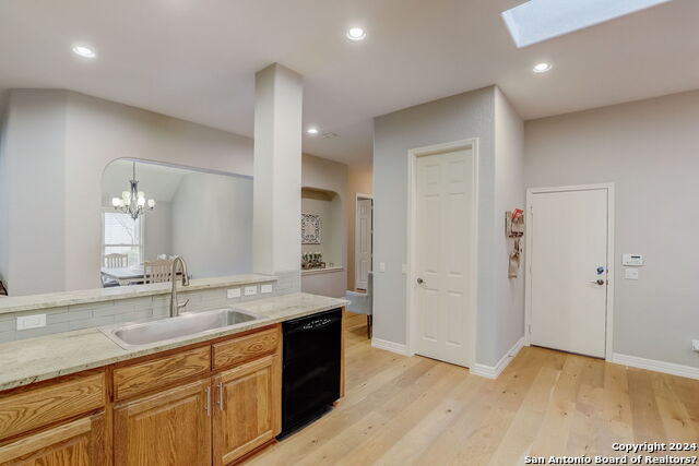 Listing photo id 17 for 154 Roseheart