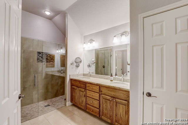 Listing photo id 21 for 154 Roseheart