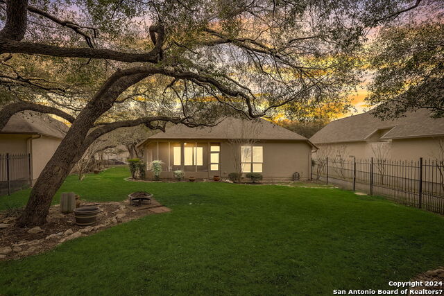 Listing photo id 25 for 154 Roseheart