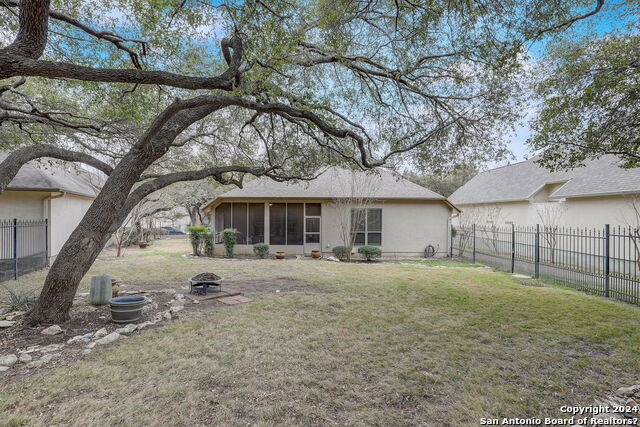 Listing photo id 26 for 154 Roseheart