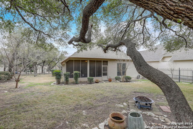 Listing photo id 27 for 154 Roseheart